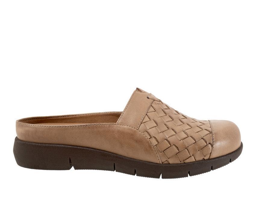 Women's Softwalk San Marcos II Clogs Product Image