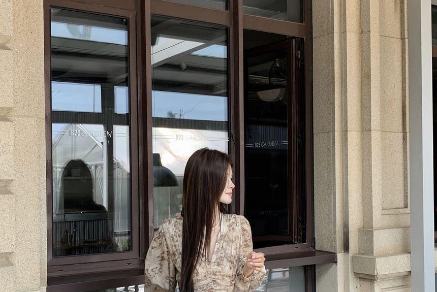 Plain Cardigan / Long-Sleeve V-Neck Floral Print Maxi A-Line Dress Product Image