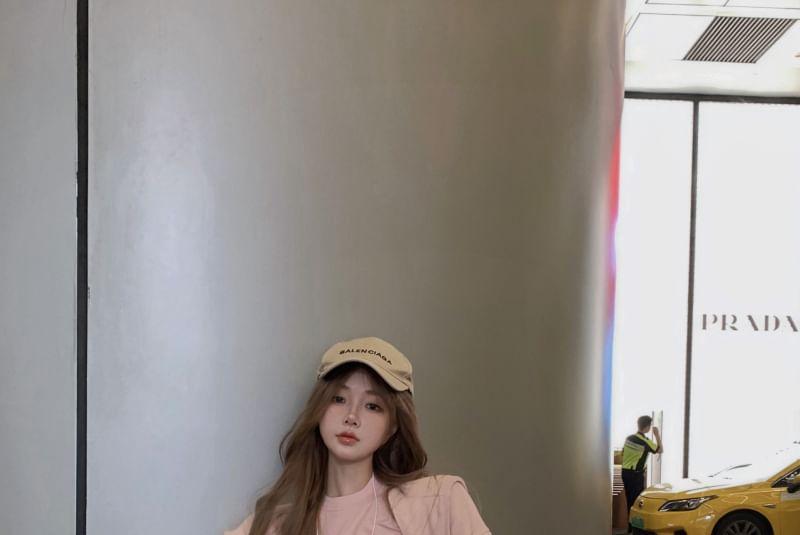 Mock-Neck Crop T-Shirt / Oversized Hooded Jacket / Drawcord Wide-Leg Sweatpants Product Image