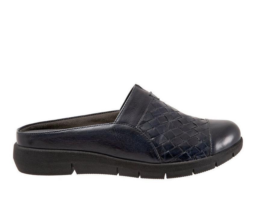 Women's Softwalk San Marcos II Clogs Product Image