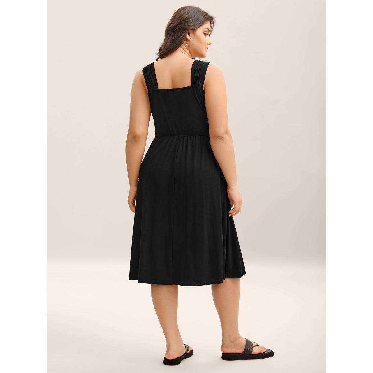 Plus Size Crosswrap Bodice Pockets Midi Dress Black Women Heart neckline Sleeveless Curvy BloomChic 22-24/3X Product Image