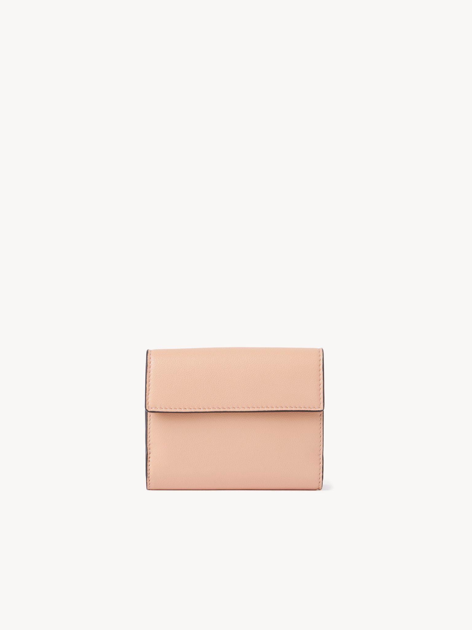 Small Envelope tri-fold in grained leather Product Image