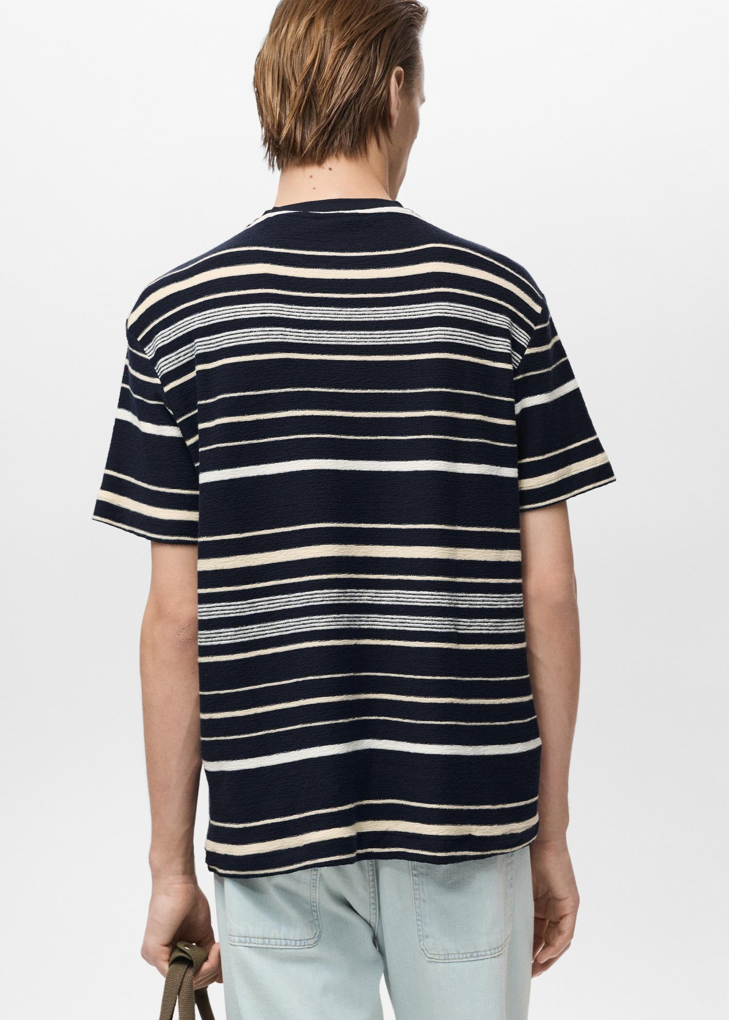 100% cotton regular-fit striped t-shirt - Men | MANGO USA Product Image