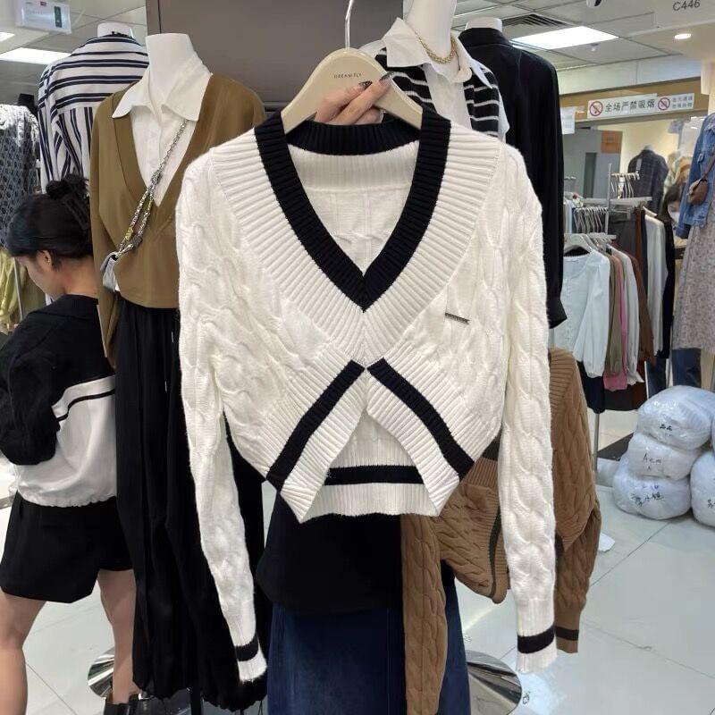 V-Neck Two Tone Cable Knit Crop Sweater Product Image