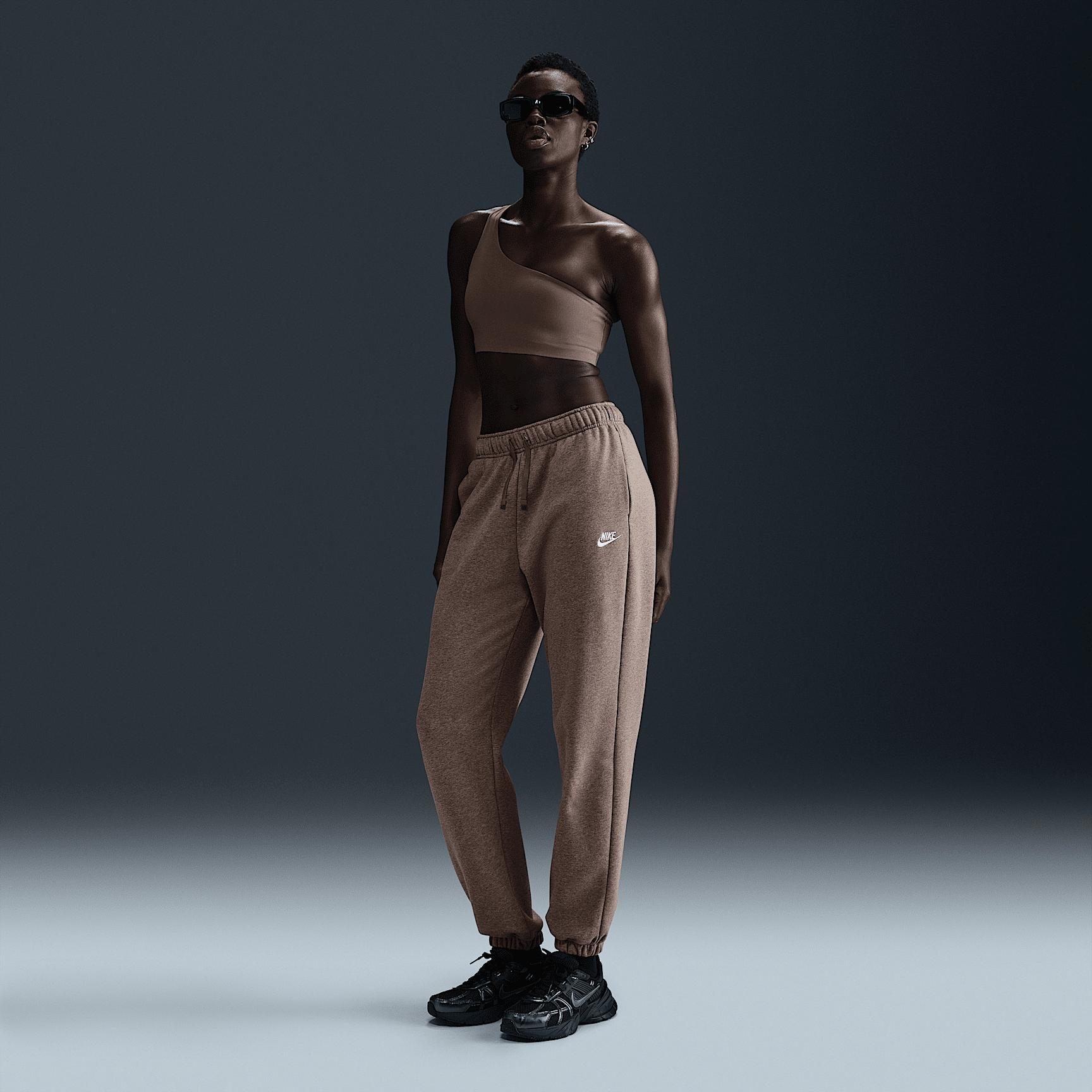 Women's Nike Sportswear Club Fleece Mid-Rise Oversized Sweatpants Product Image