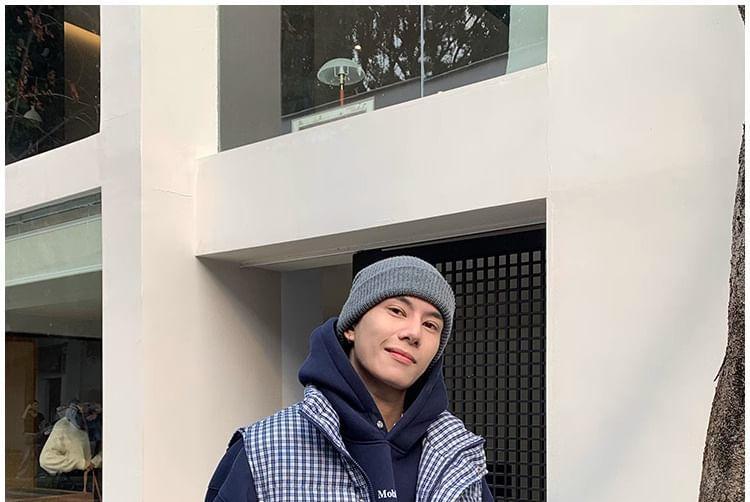 Plaid Zip Puffer Vest Product Image