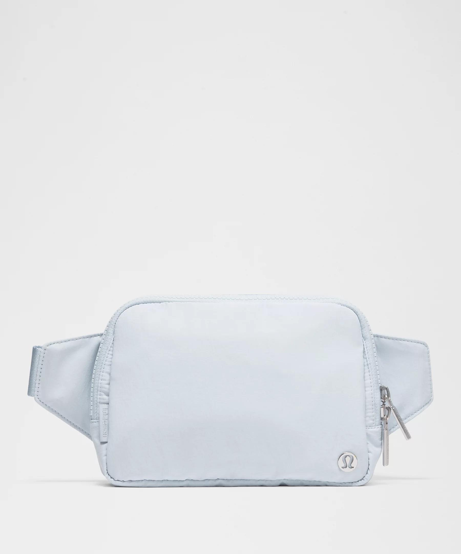 Everywhere Belt Bag Large 2L Product Image