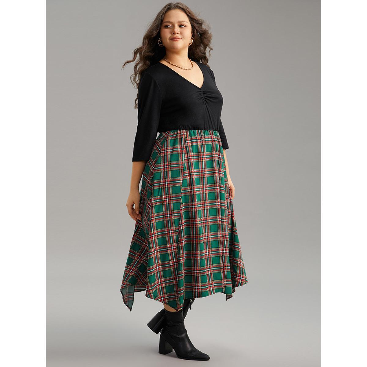 Plus Size Plaid Contrast Patchwork Ruched Pocket Dress DarkGreen Women Elegant Ruched V-neck Elbow-length sleeve Curvy Midi Dress BloomChic 10/M Product Image