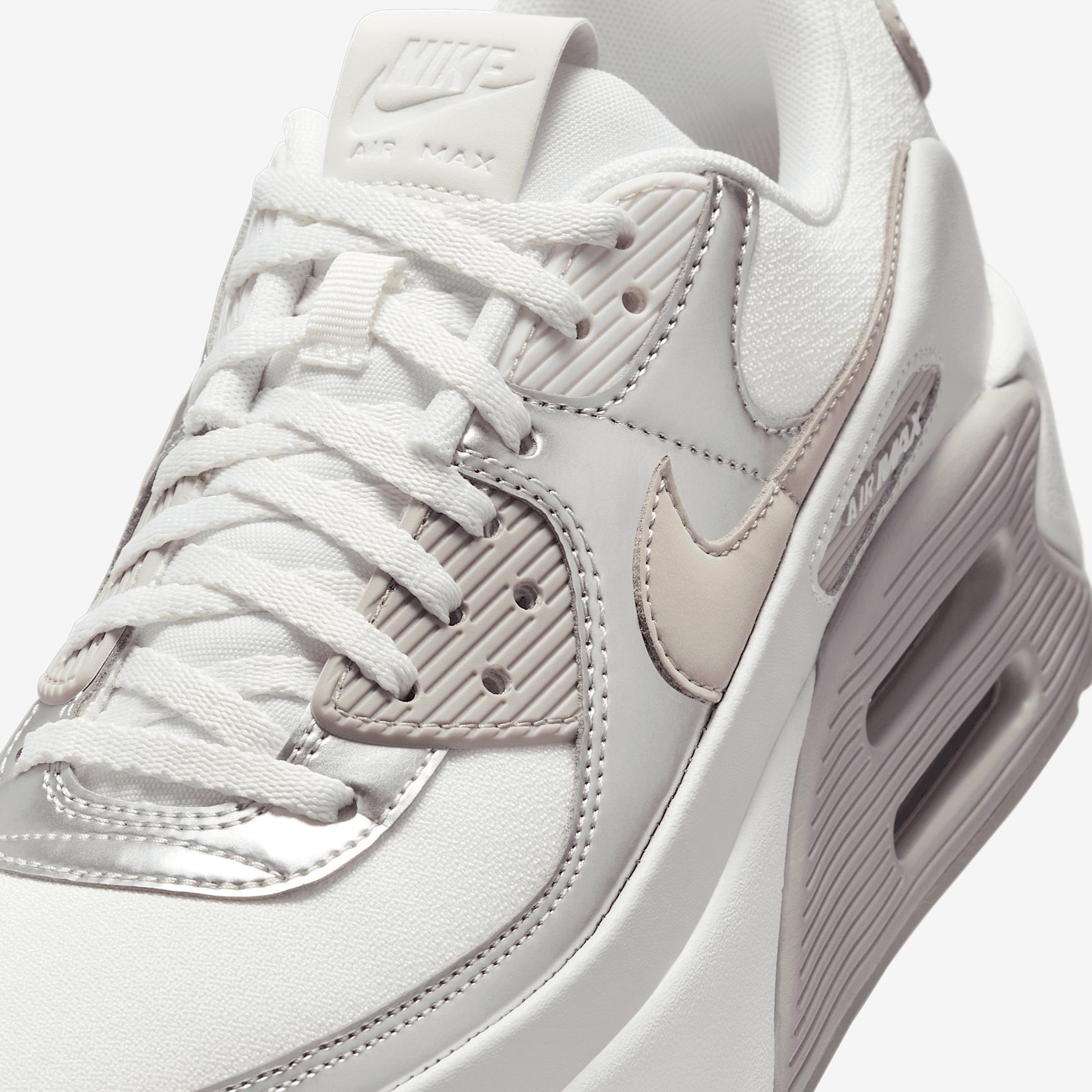 Nike Women's Air Max 90 LV8 Shoes Product Image