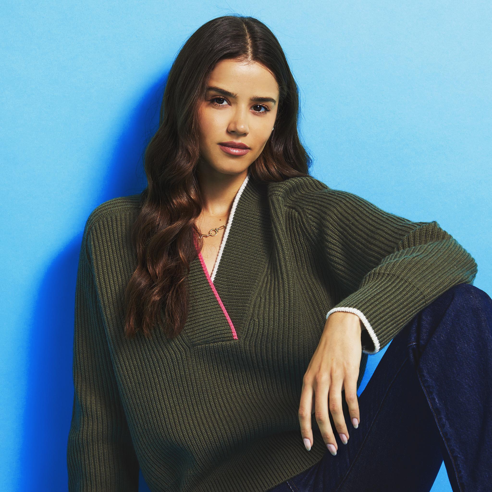 CHUNKY RIB MERINO WOOL RELAXED FIT V NECK SWEATER Product Image
