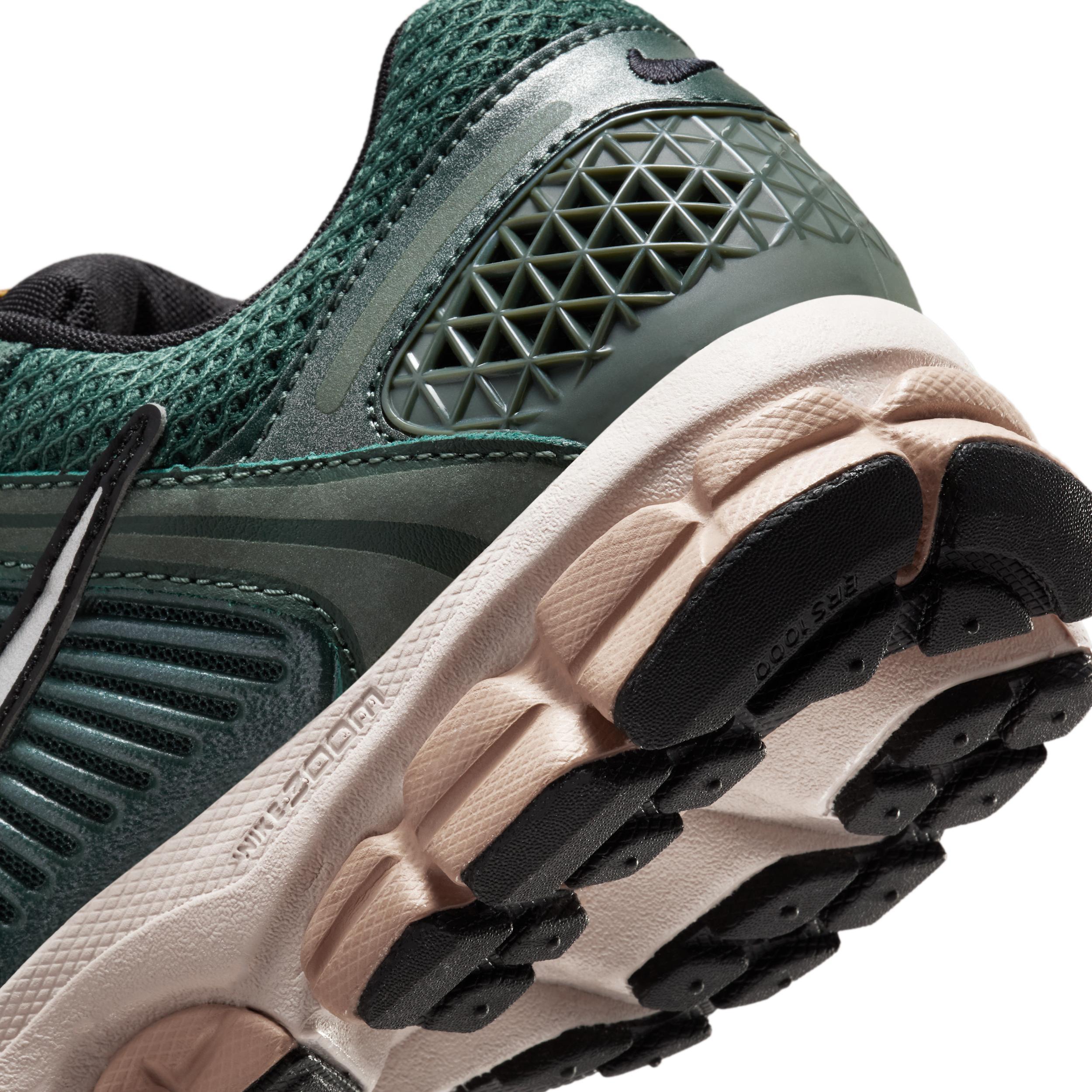 Nike Womens Zoom Vomero 5 Casual Shoes Product Image