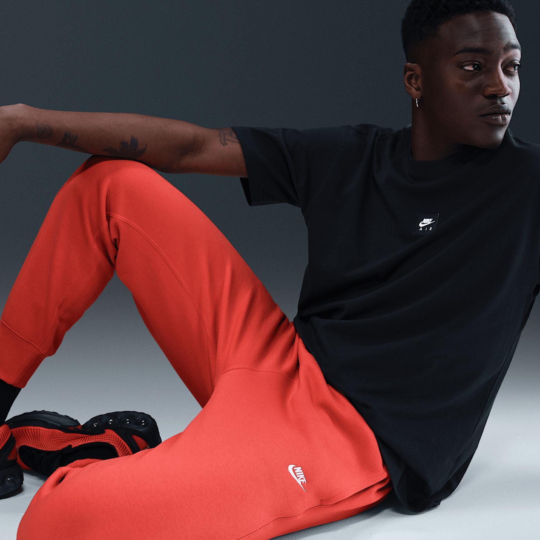 Nike Club Men's Joggers Product Image