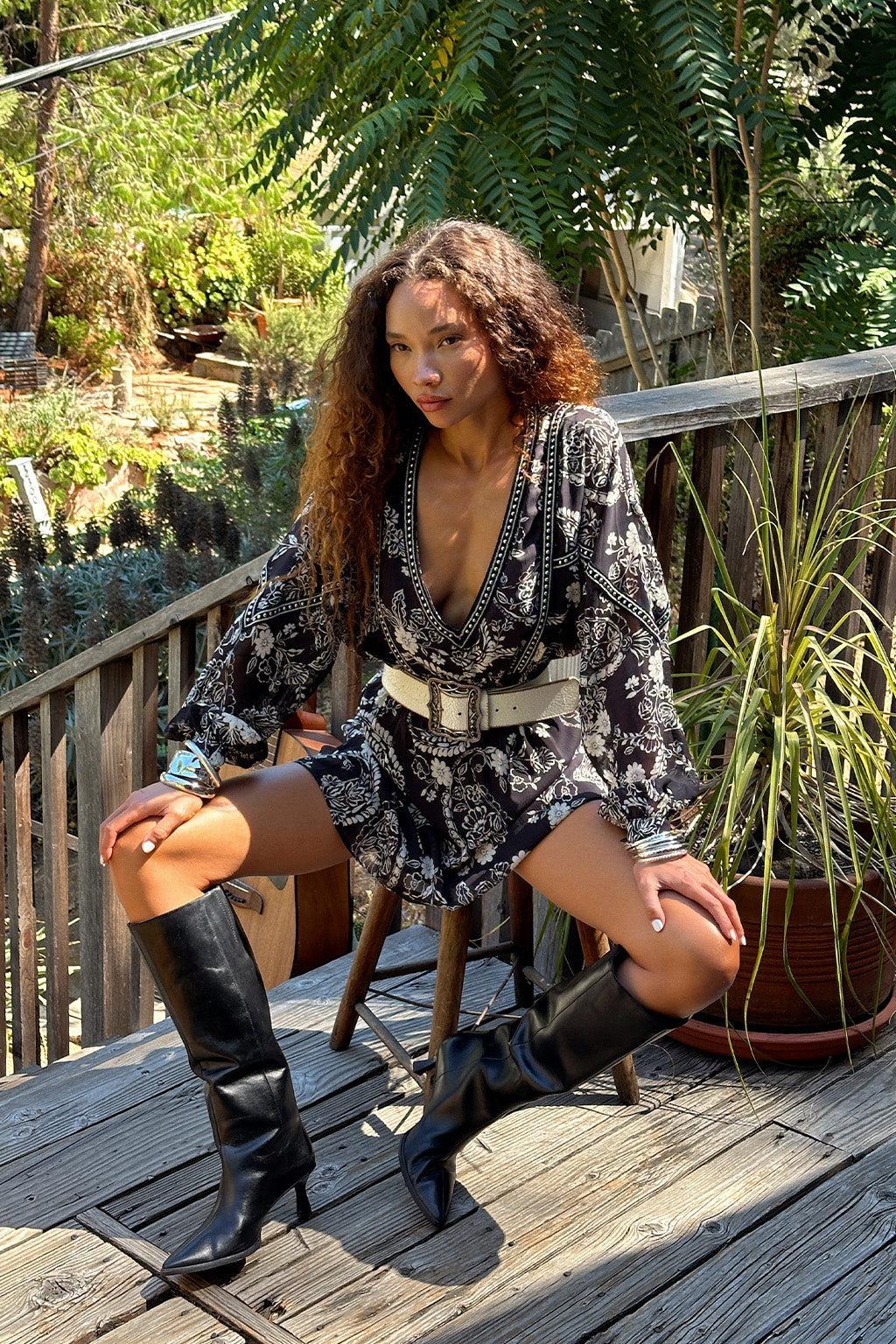 Donna Black And White Floral Mini Dress Product Image