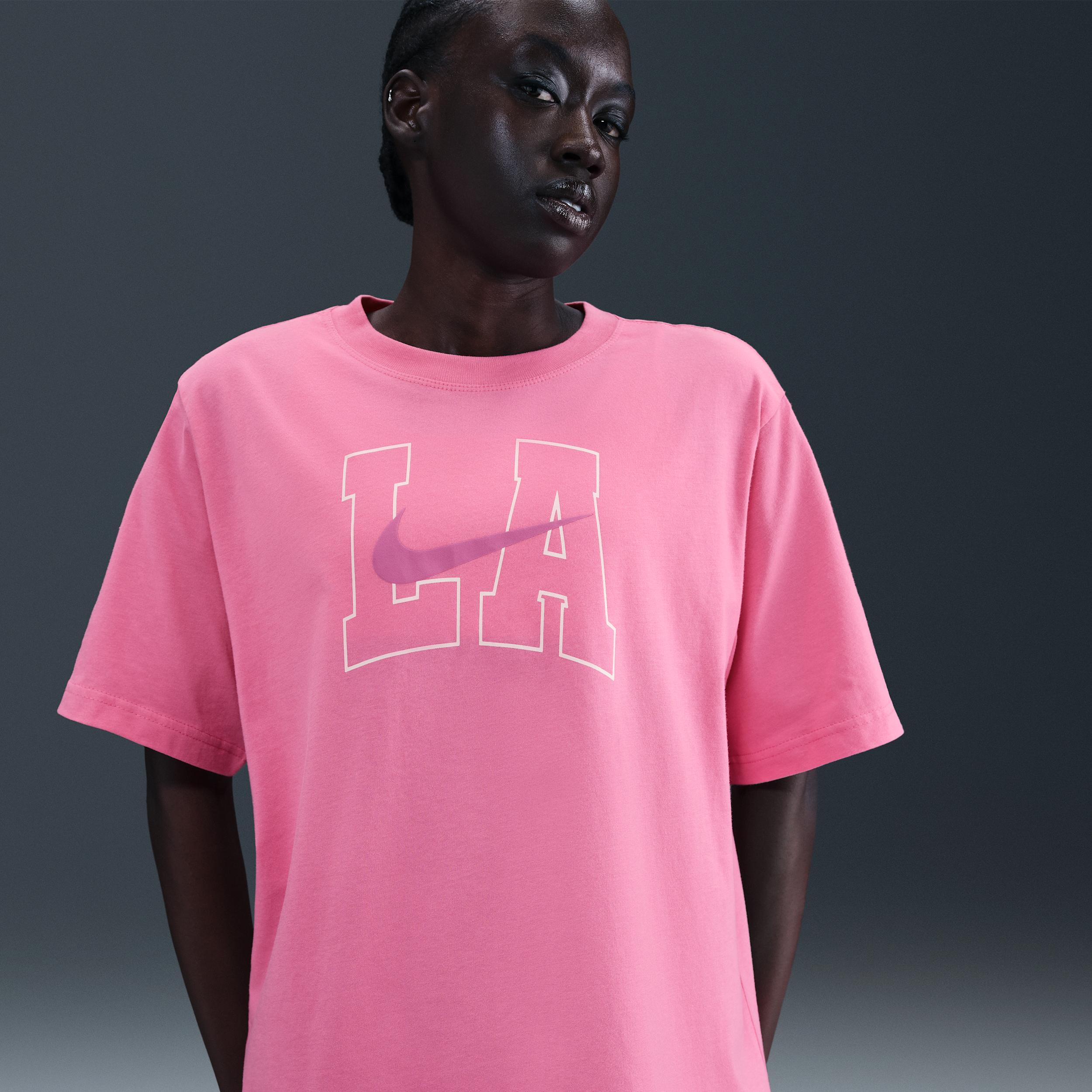 Women's Nike Sportswear Essential Graphic T-Shirt Product Image