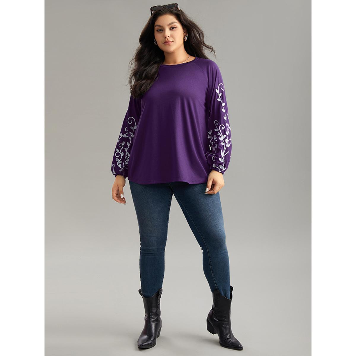 Plus Size Floral Embroidered Contrast Raglan Sleeve T-shirt Purple Women Elegant Elastic cuffs Silhouette Floral Print Round Neck Dailywear T-shirts BloomChic 26/4X Product Image