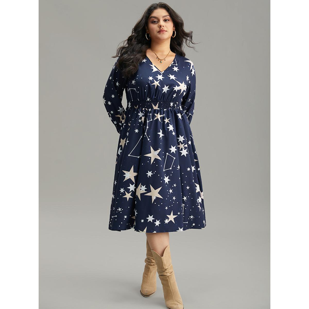 Plus Size Star Geometric Shirred Pocket Dress DarkBlue Women Vacation Printed V-neck Long Sleeve Curvy Midi Dress BloomChic 14-16/1X Product Image
