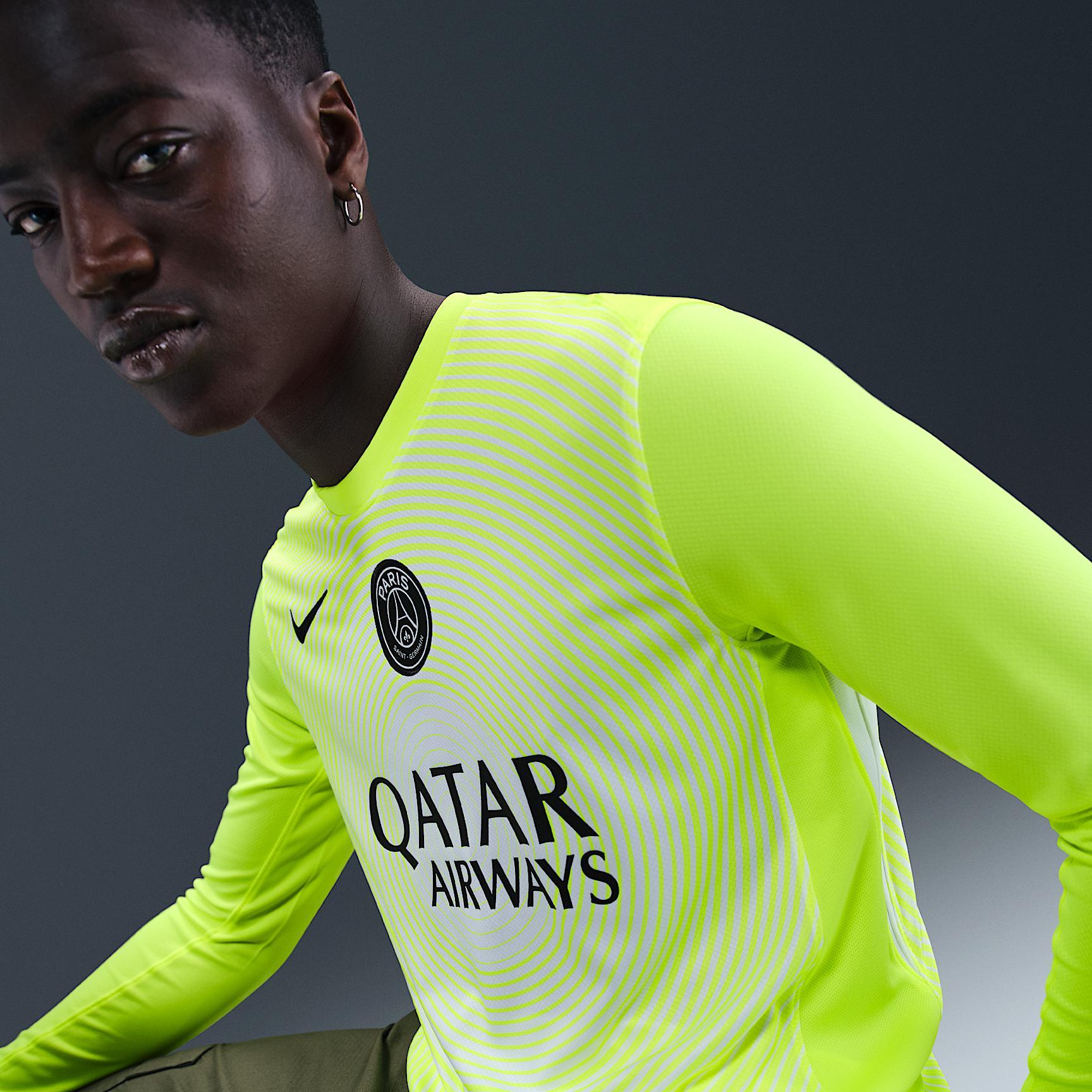 Paris Saint-Germain 2025/26 Stadium Goalkeeper Third Men's Nike Dri-FIT Soccer Replica Jersey Product Image
