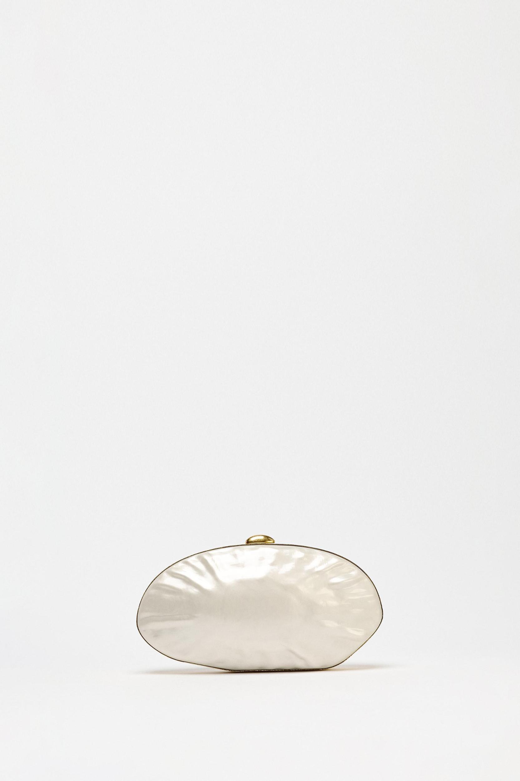 PEARL EFFECT BOX BAG Product Image