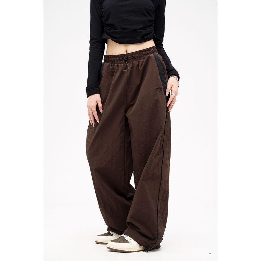 Low Waist Color-Block Loose-Fit Wide-Leg Sweatpants Product Image