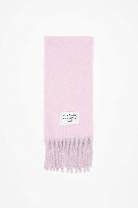Fringed scarf logo label Product Image