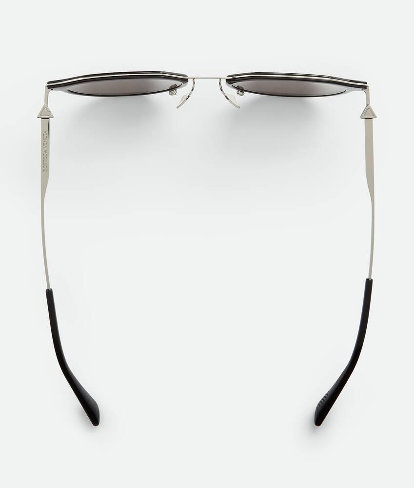 Ultrathin Panthos Sunglasses in Black/grey Product Image