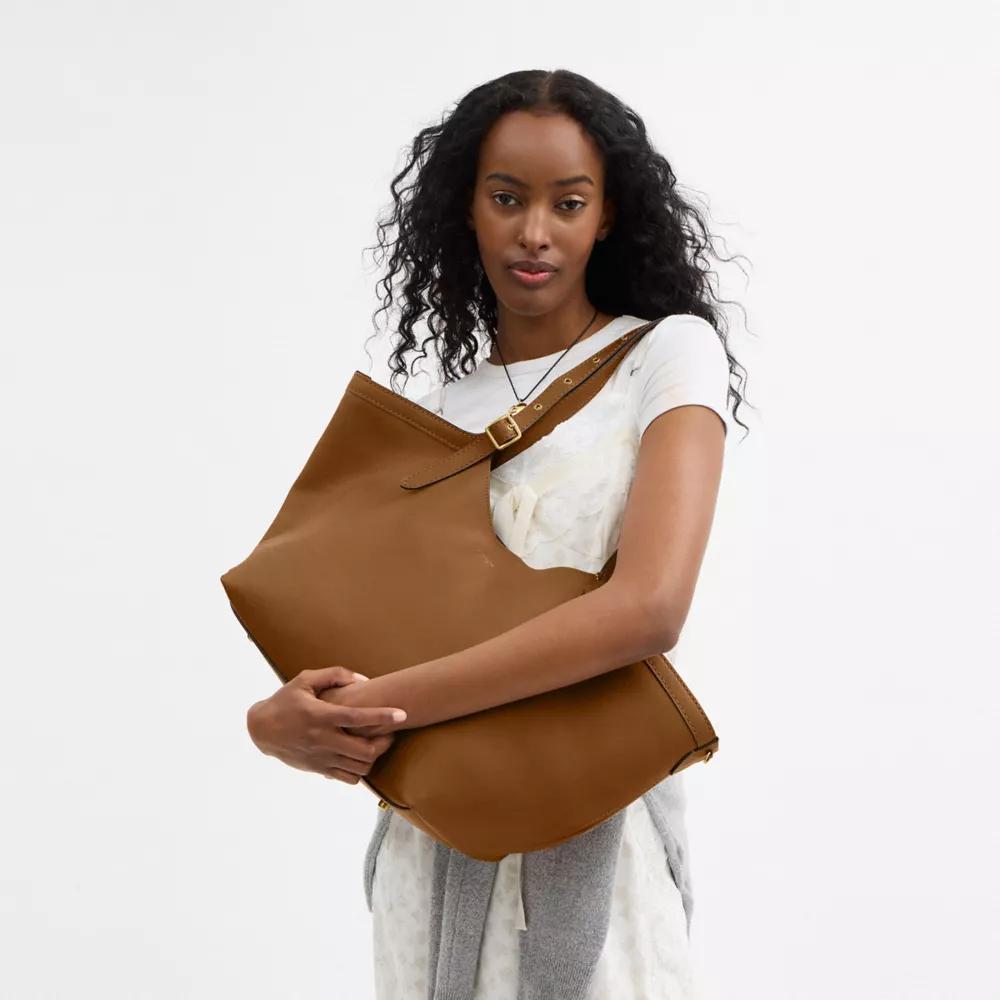 Gramercy Tote Product Image