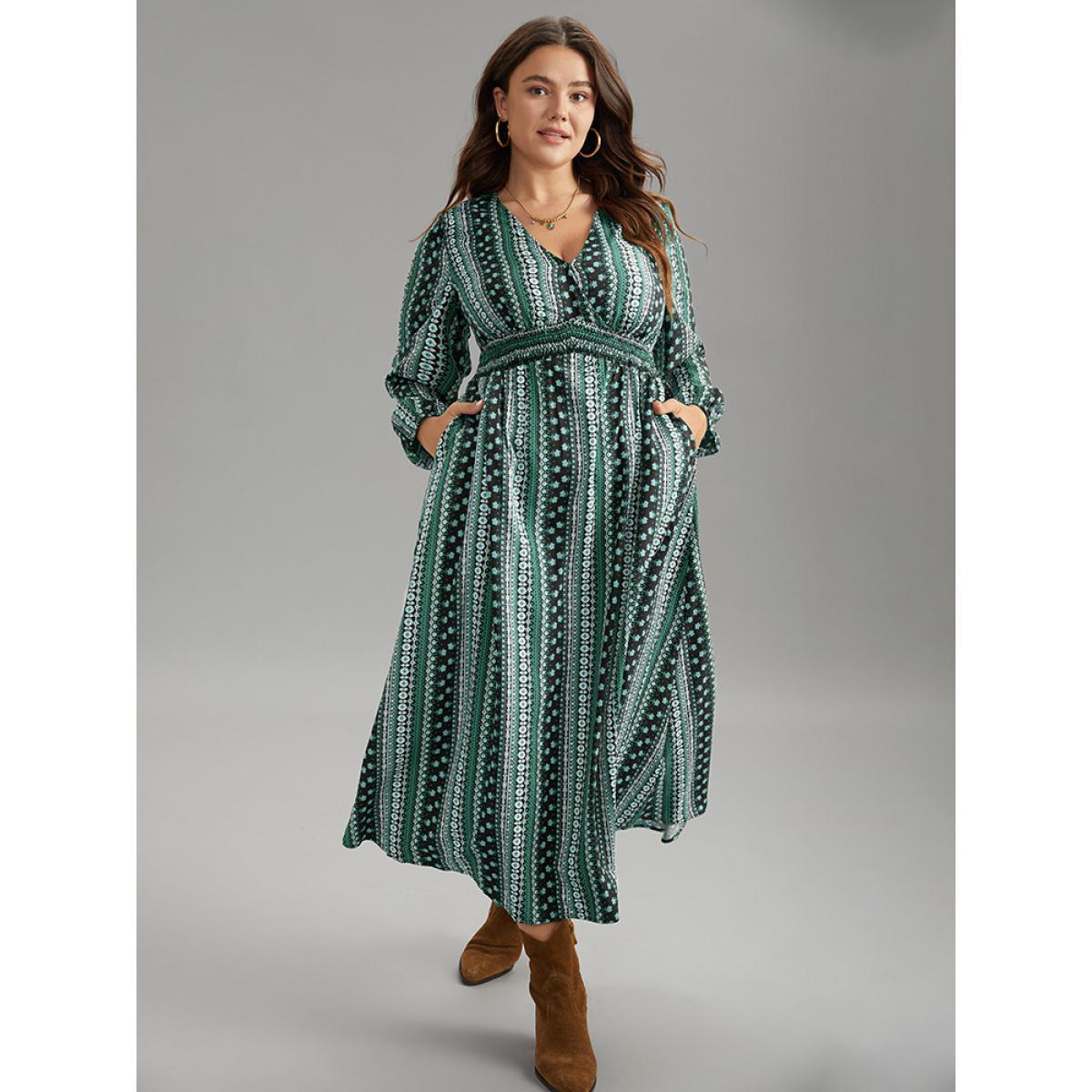 Plus Size Bandana Print Wrap Shirred Dress Emerald Women Resort Elastic cuffs V-neck Long Sleeve Curvy Midi Dress BloomChic 10/M Product Image