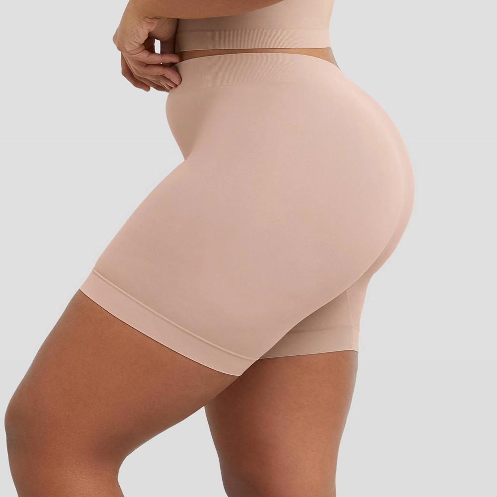 Maidenform Womens Shapewear Seamless Smoothing Light Shaping Shorts MST003 - Black S: Nylon Spandex Knit Product Image