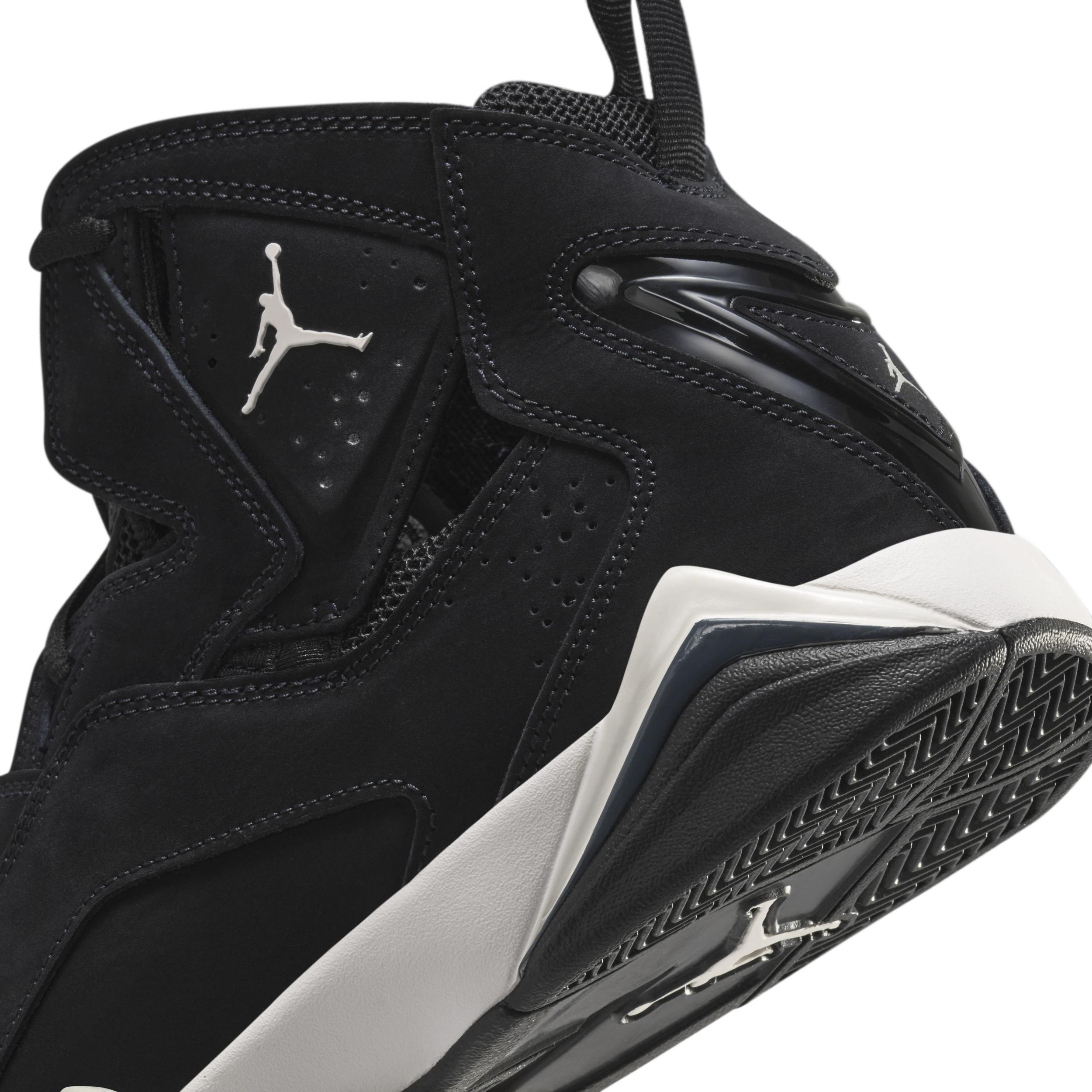 Mens True Flight Basketball Shoes Product Image