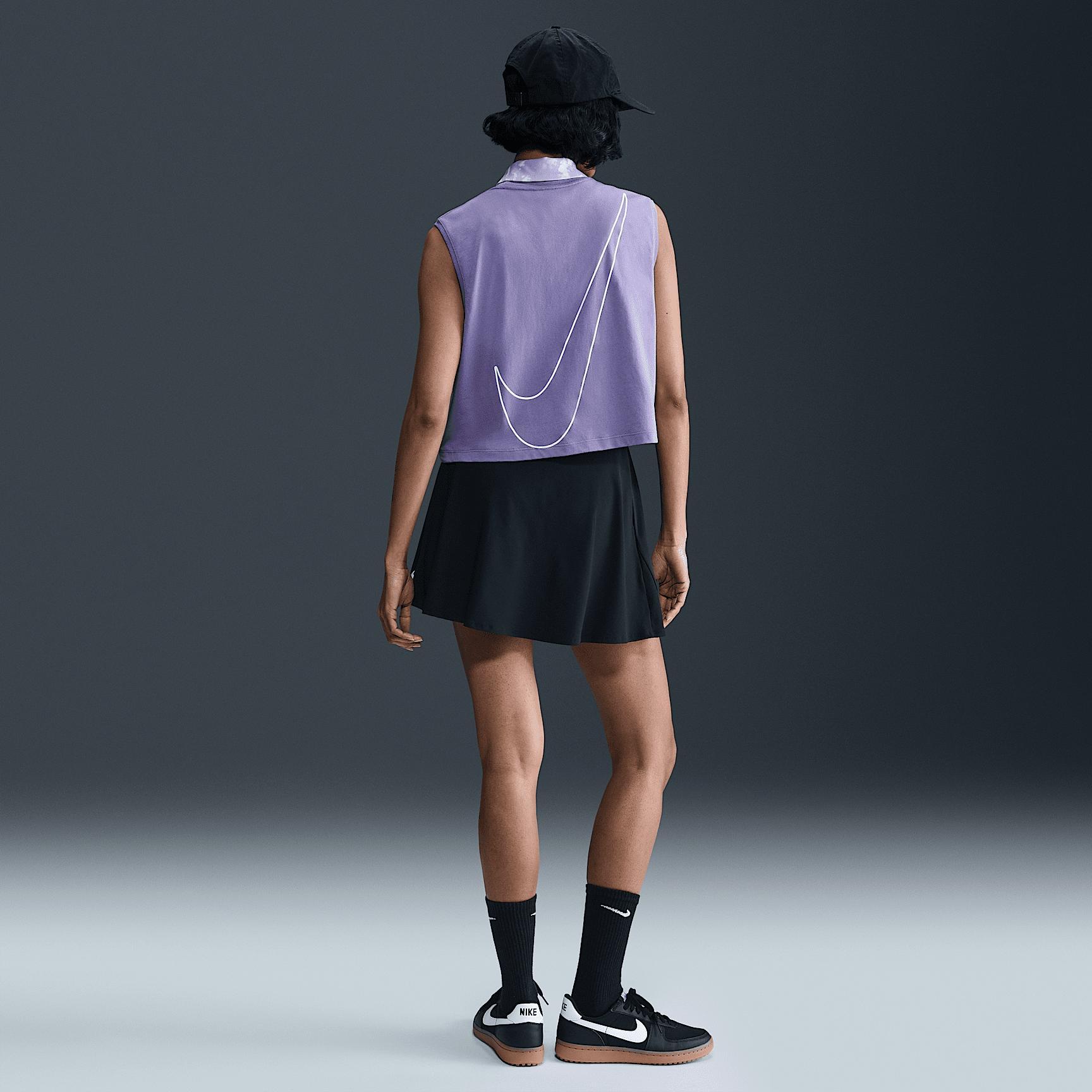 Nike Sportswear Club Women's Sleeveless Cropped Graphic T-Shirt Product Image