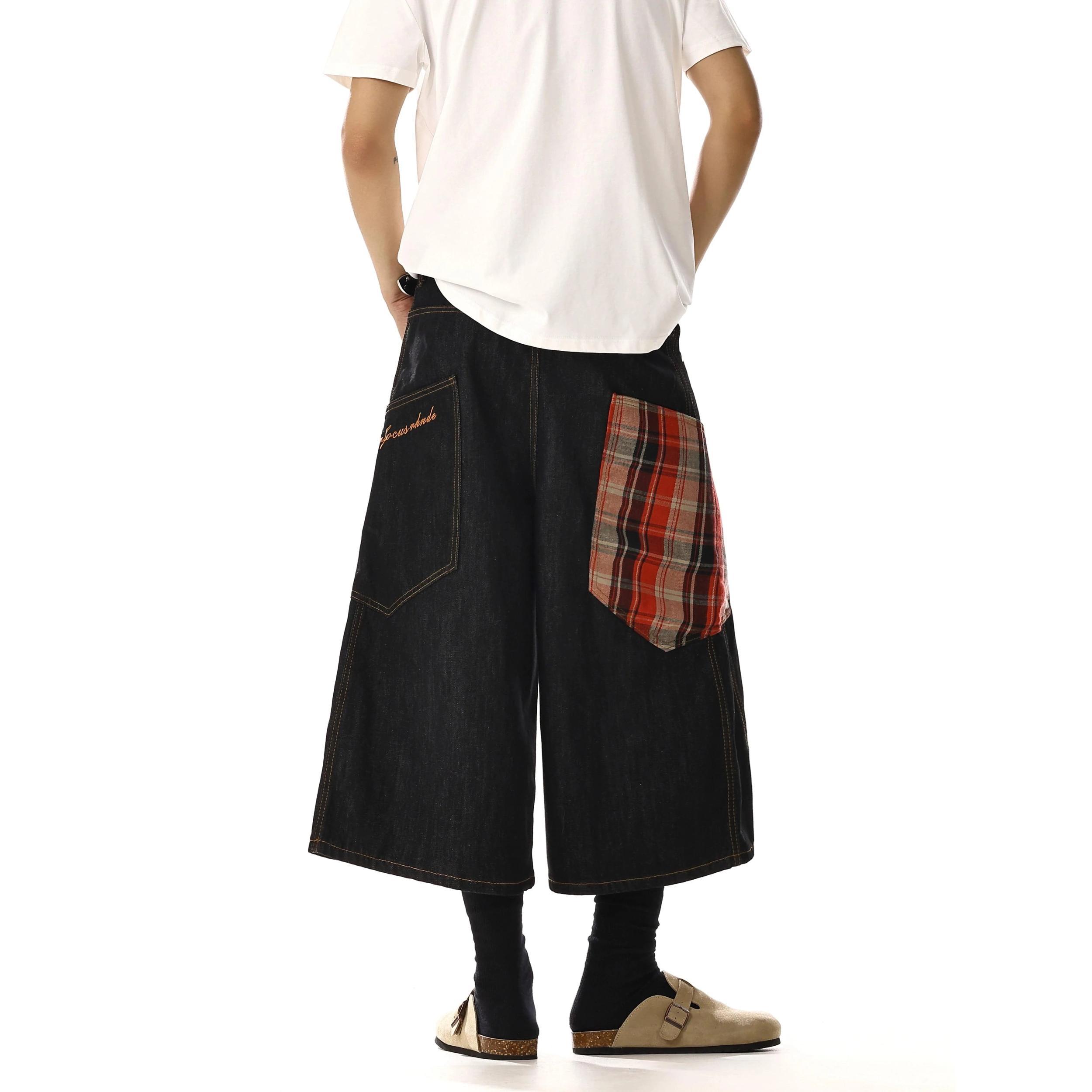 RT No. 18124 PLAID POCKET DENIM SHORTS Product Image