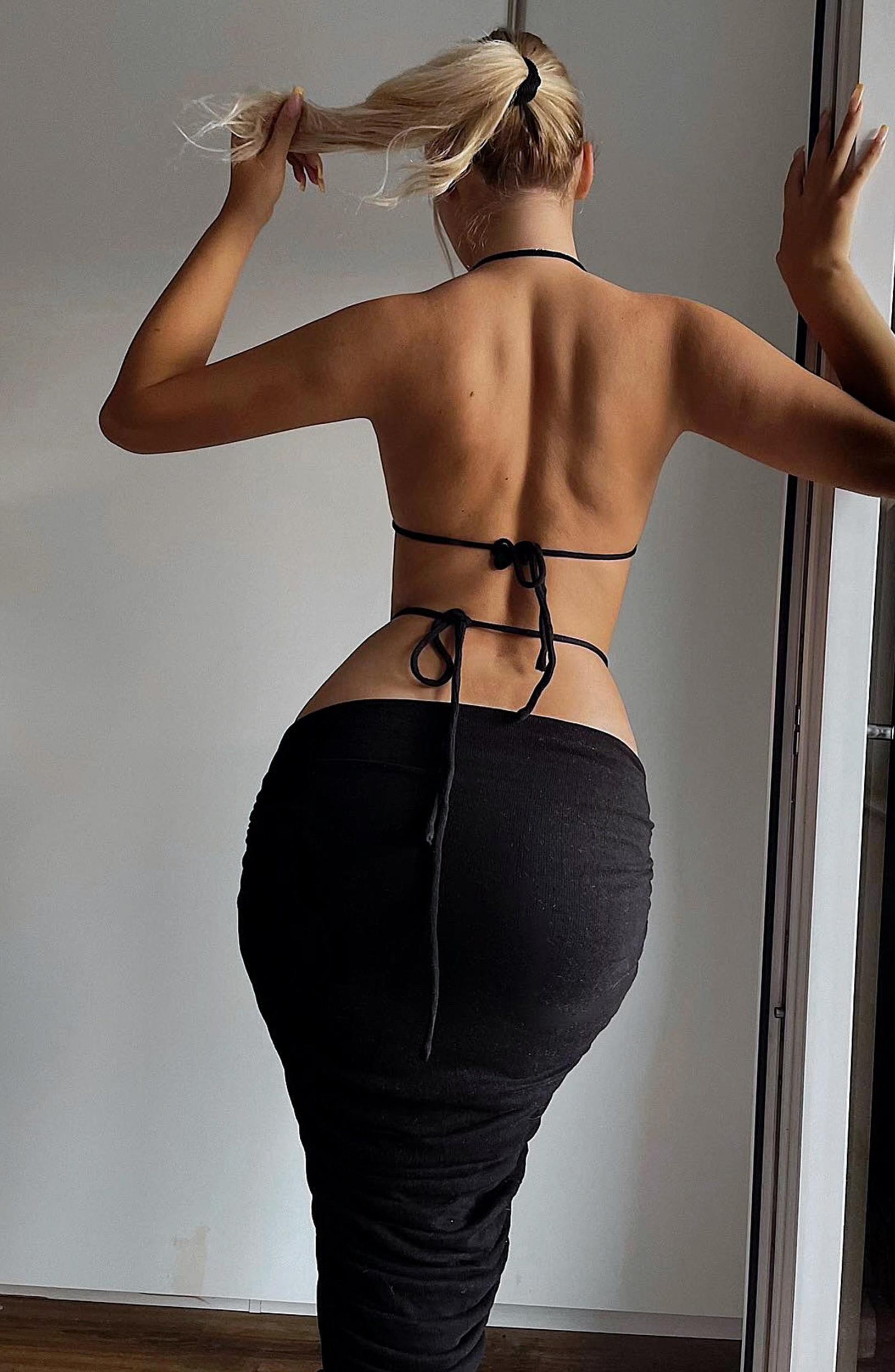Valencia Top - Black Product Image