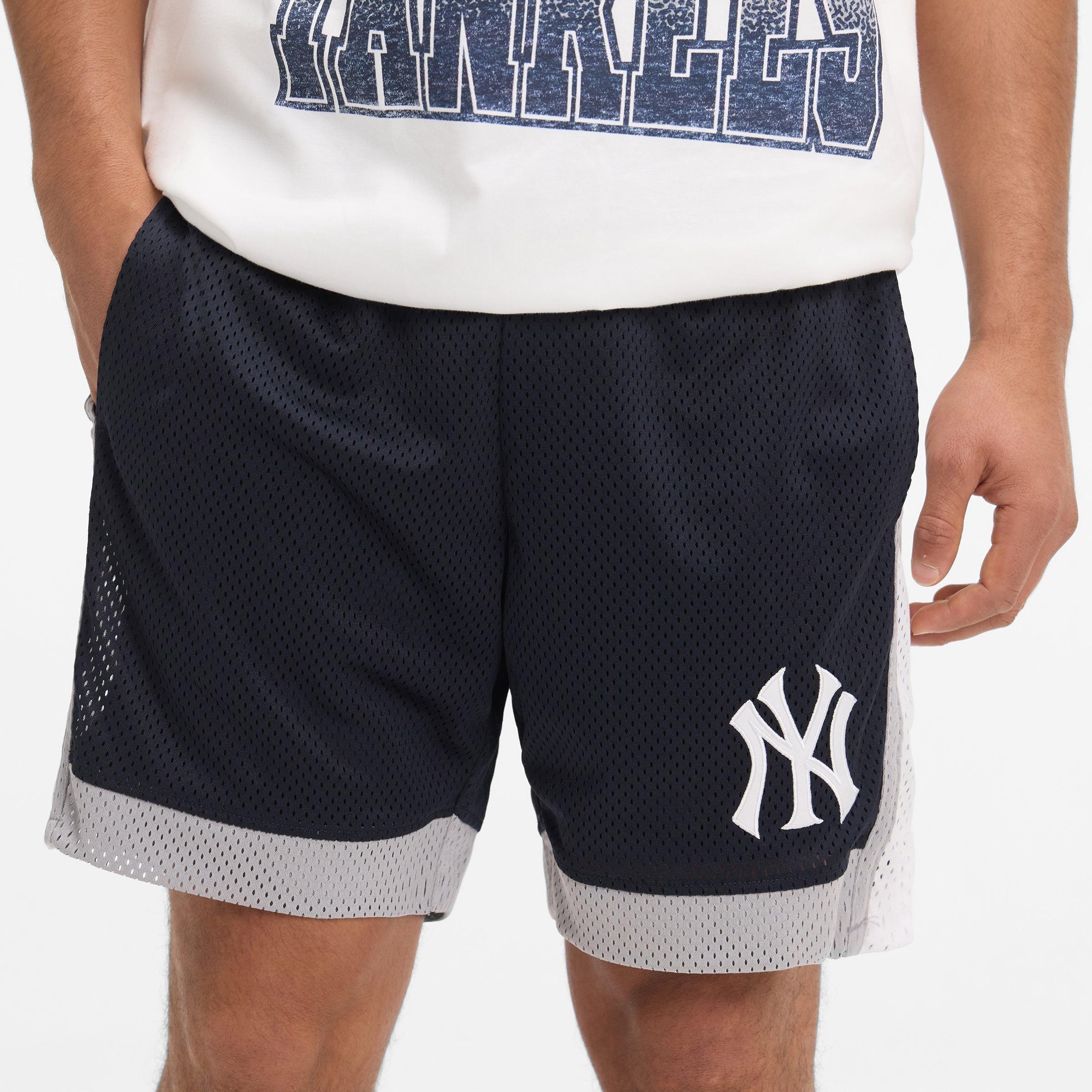 Chicago Bulls Sport Classics Black & White Shorts Male Product Image