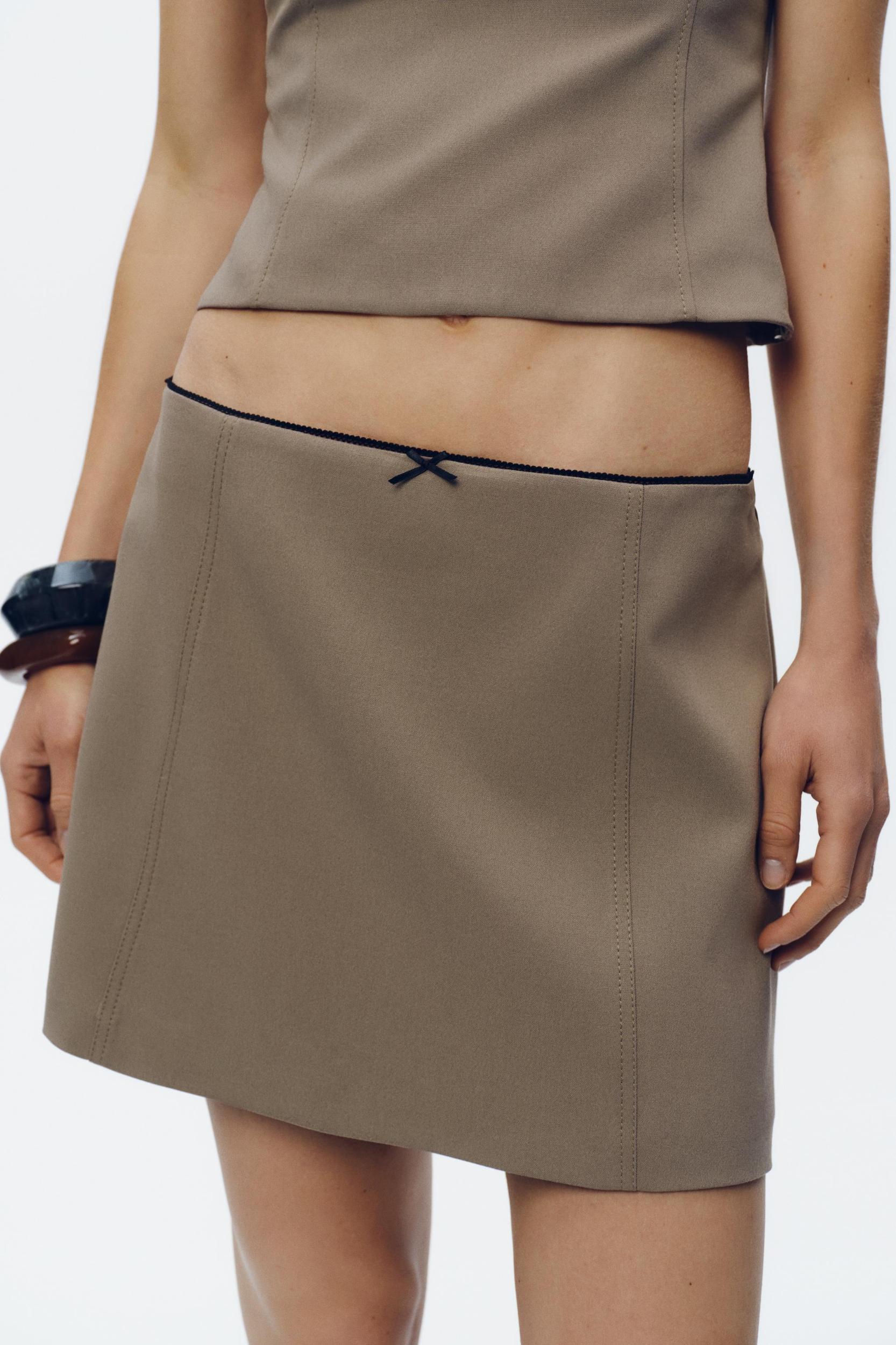 LACE TRIM MINI SKIRT Product Image