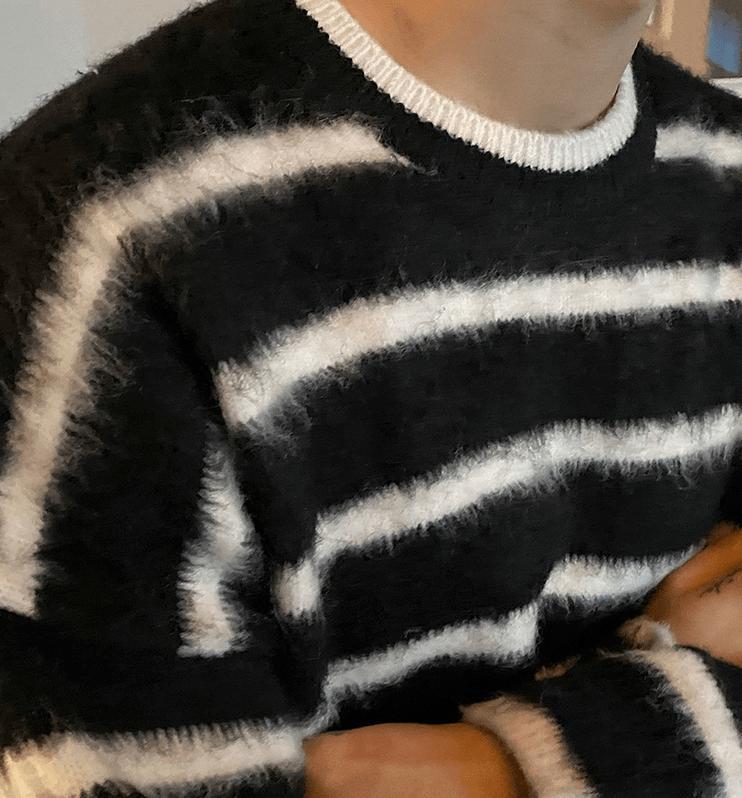 RT No. 3346 WOOLEN STRIPED SWEATER Product Image