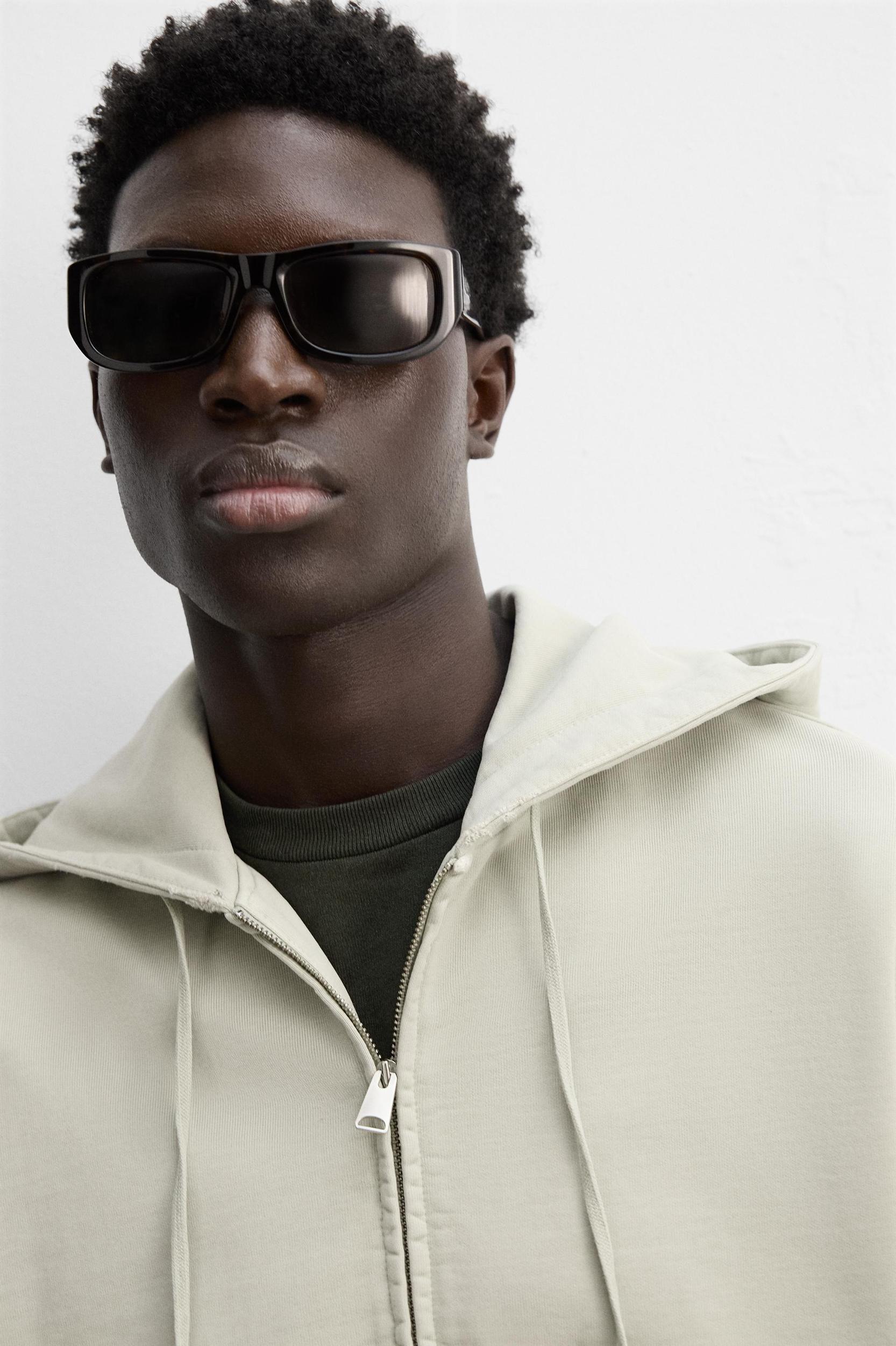 WASHED HOODED ZIP SWEATSHIRT Product Image
