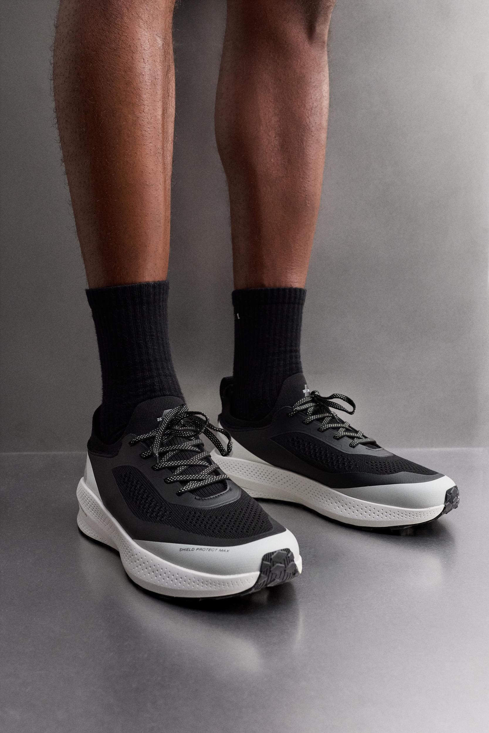 ATHLETIC SNEAKERS Product Image