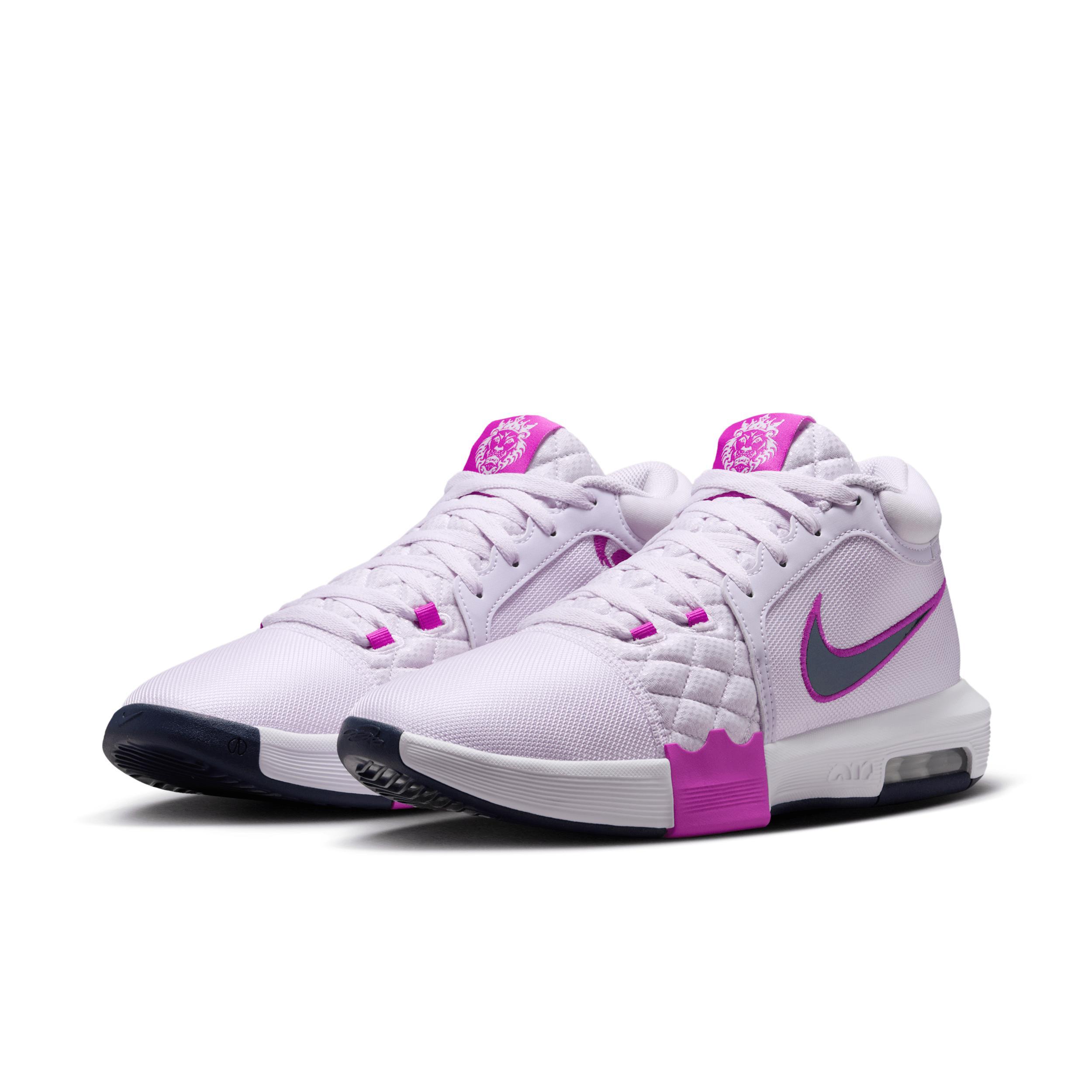 Nike Men's LeBron Witness VIII Basketball Shoes Product Image