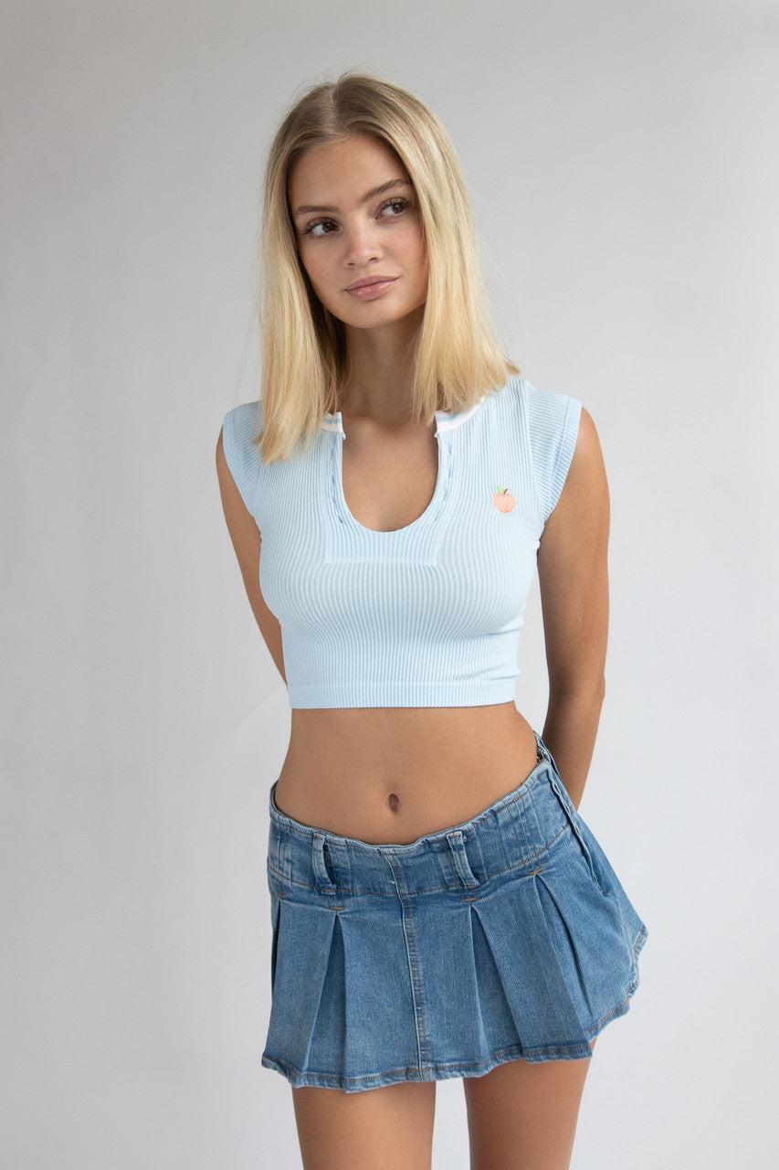 Embroidered Patch Sporty Notch Neck Seamless Tee Product Image