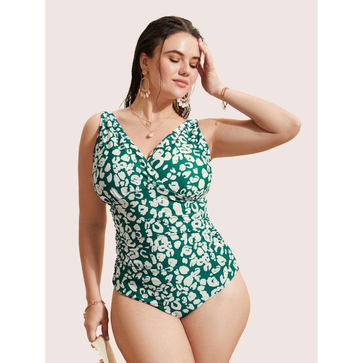 Plus Size Leopard Print Ruched One Piece Swimsuit Women's Swimwear Truegreen Beach Gathered Curve Bathing Suits High stretch One Pieces BloomChic 26/4X Product Image