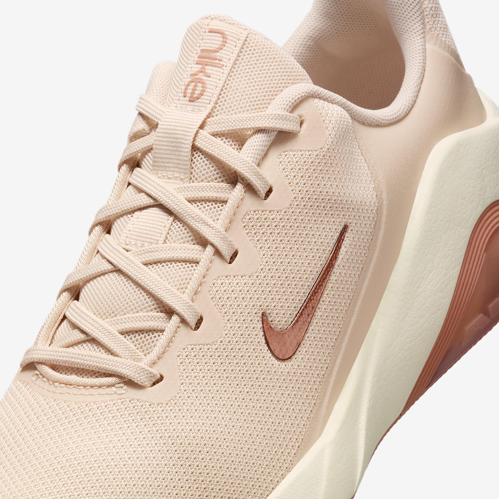 Nike Women's Bella 7 Workout Shoes Product Image