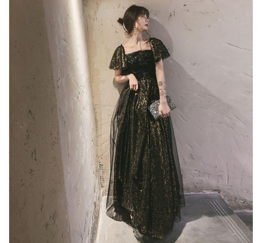 Short-Sleeve Flower Accent A-Line Evening Gown / Cocktail Dress Product Image