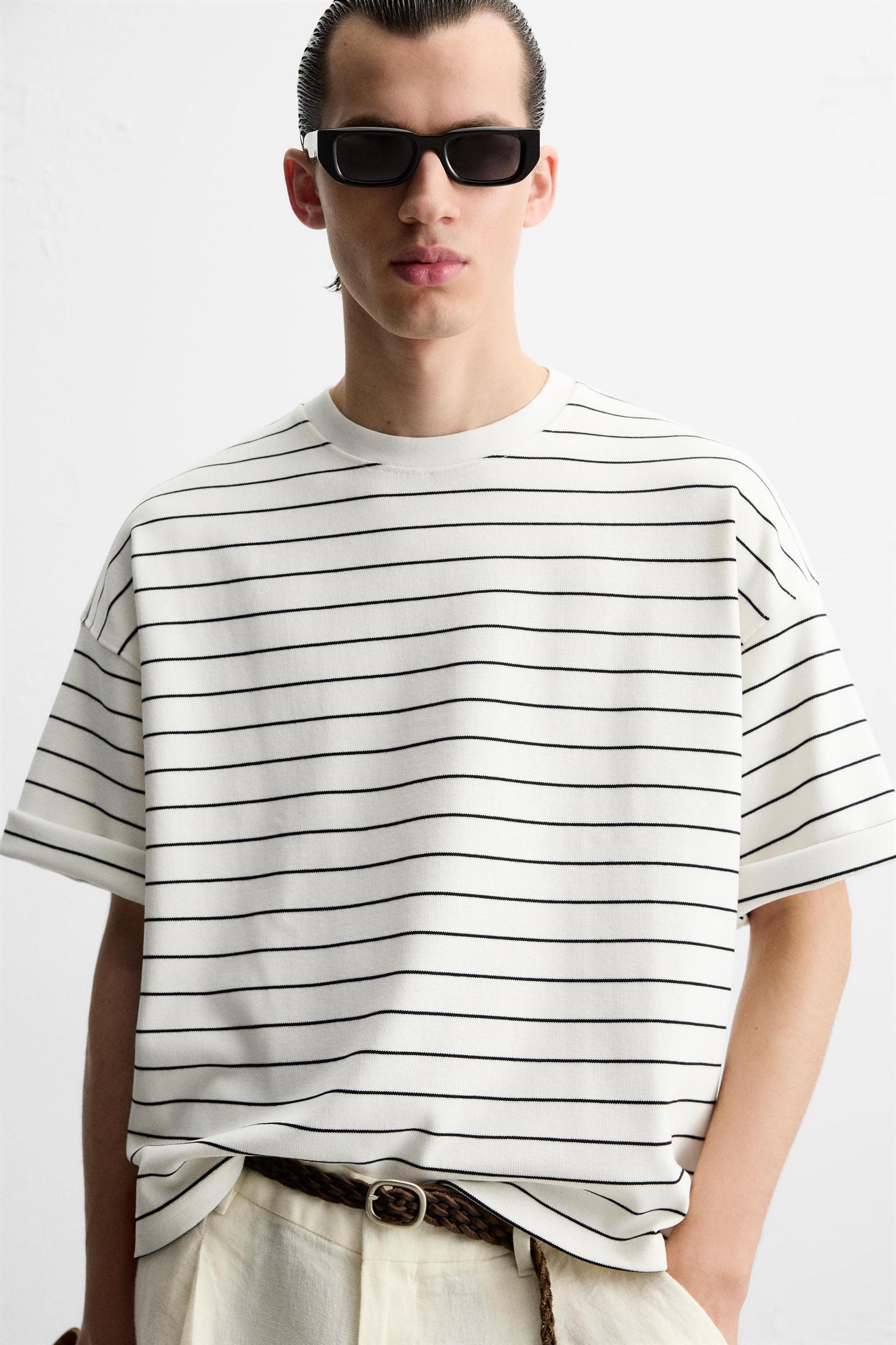 STRIPED BOXY FIT T-SHIRT Product Image