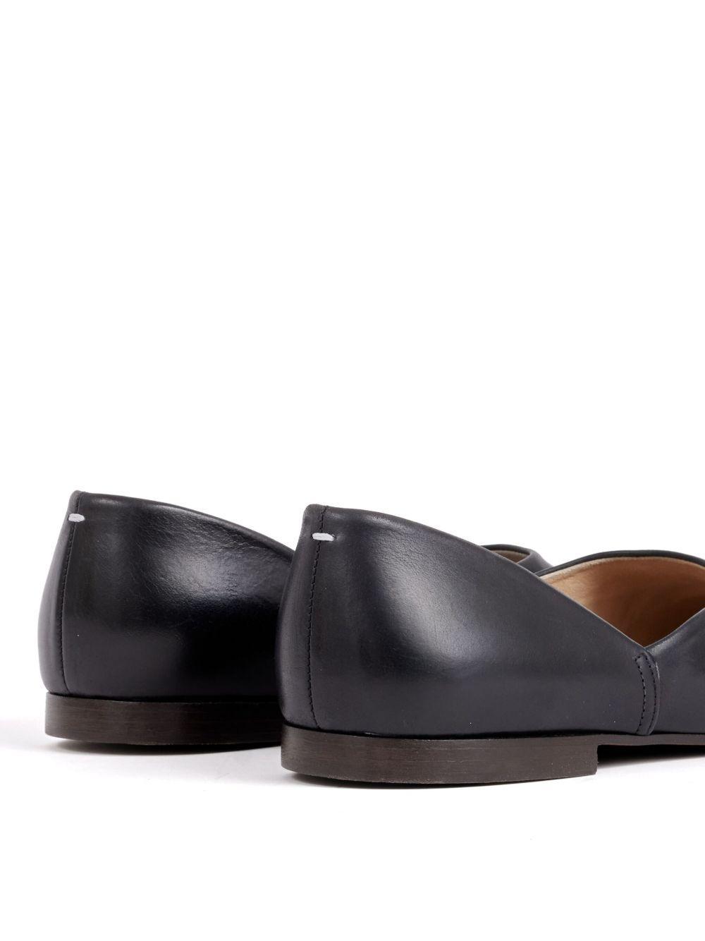leather slippers Product Image