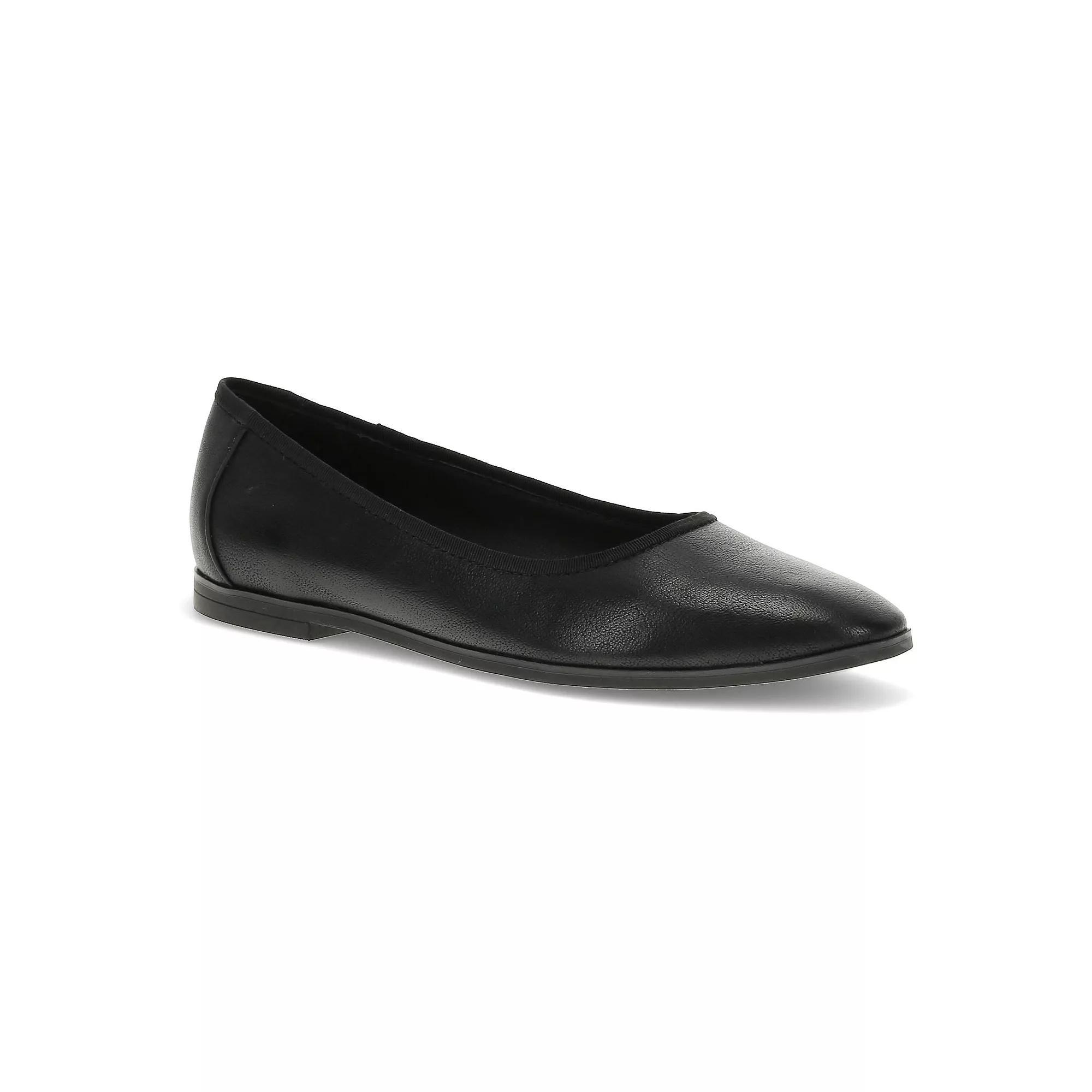 Baretraps Tania Womens Casual Flats Product Image