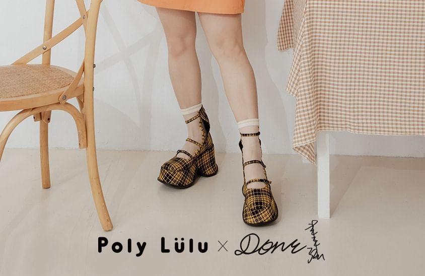 Short Sleeve V-Neck Plain Slim-Fit Cargo Mini A-Line Dress Product Image