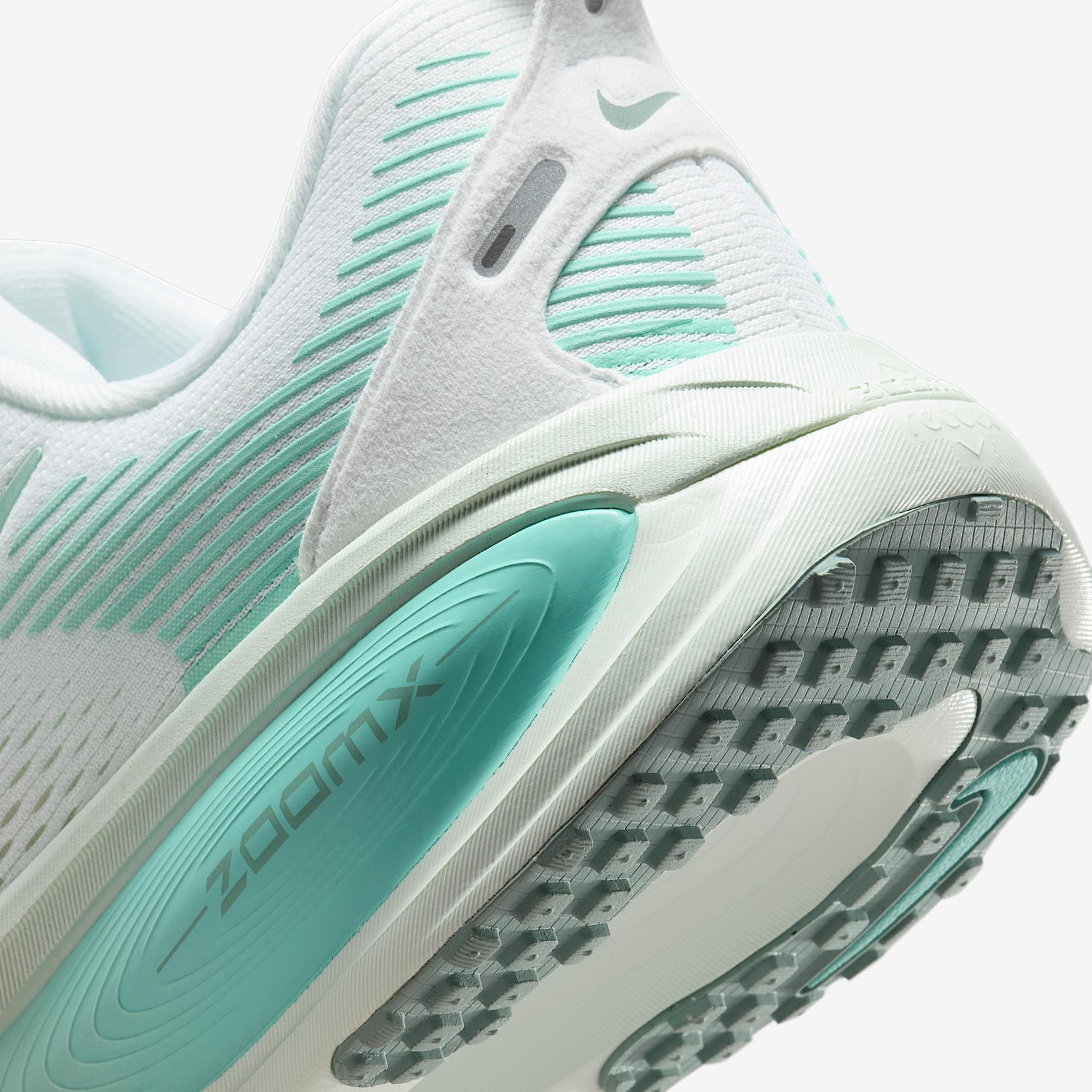 Nike Women's Vomero 18 Road Running Shoes Product Image