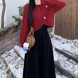 Long-Sleeve Crew Neck Floral Sweater / Spaghetti Strap Midi A-Line Dress Product Image