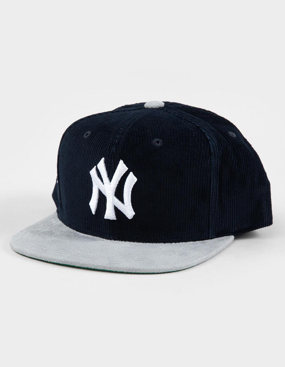 MITCHELL & NESS New York Yankees Corduroy Snapback Hat - BLUE COMBO Product Image