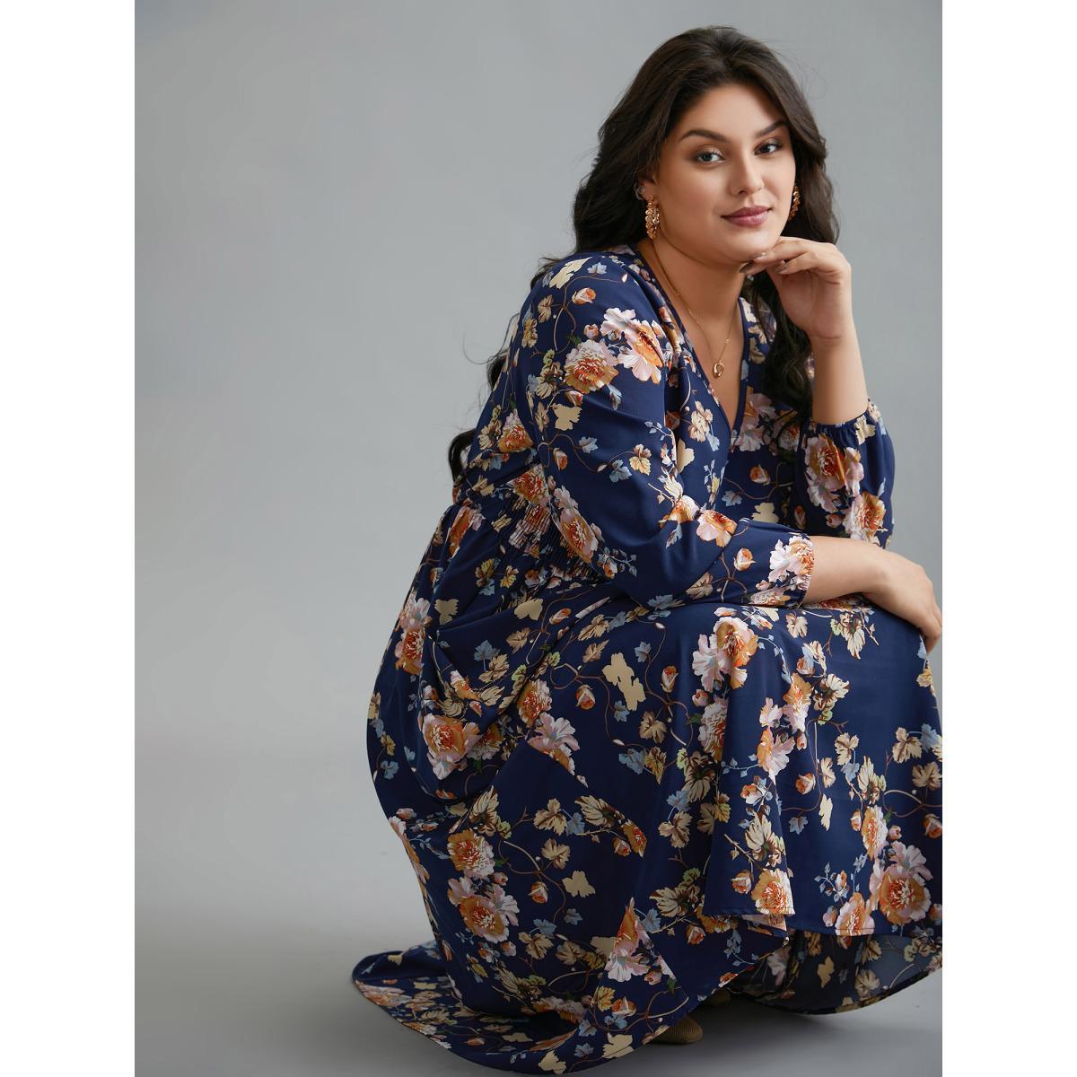 Plus Size Floral Shirred V-Neck Maxi Dress DarkBlue Women Elegant Shirred V-neck Long Sleeve Curvy BloomChic 14-16/1X Product Image